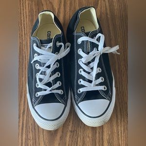 Converse chuck Taylor all star black low top size 9.5 M women’s